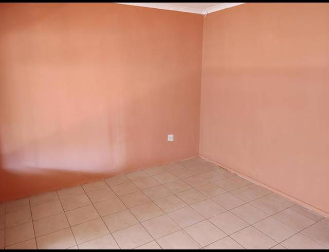 3 BEDROOM HOUSE FOR SALE IN LENASIA SOUTH